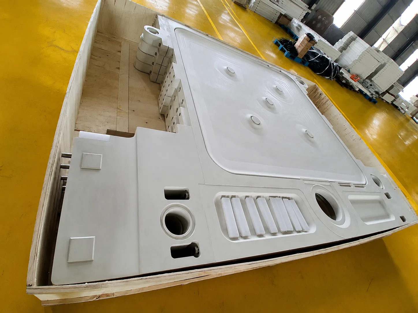 FFP2512 membrane filter plate packed in wooden export crate